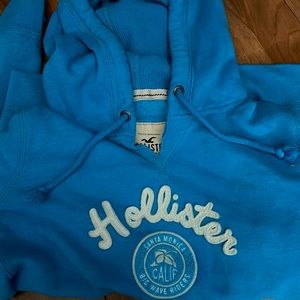 Women’s Hollister hoodie size large